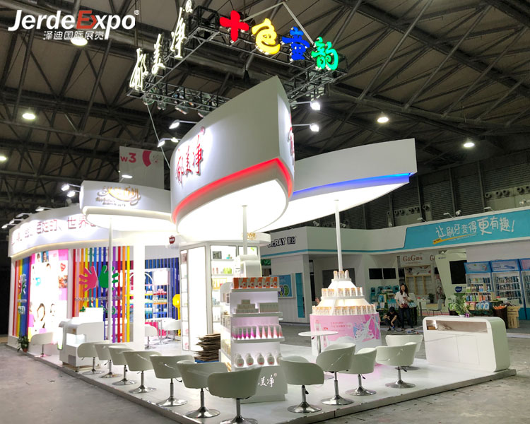 對于中小型展商什么樣的材質比較適合展位建設？